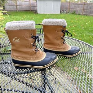 SOREL WATERPROOF WINTER BOOTS KIDS SIZE 6. CERY GOOD CONDITION.